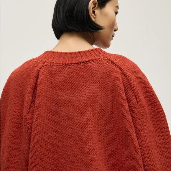 No29 Babaa V-Neck Sweater in Arce - Picture 2 of 9